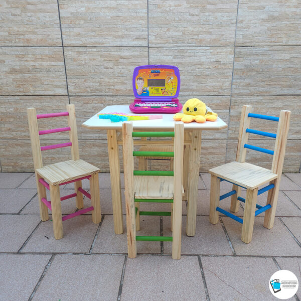 ZZ CONJUNTO MESA QUADRADA COM 4 CADEIRAS COLORIDA INFANTIL DE MADEIRA RESISTENTE MEGASTORE MARQUES
