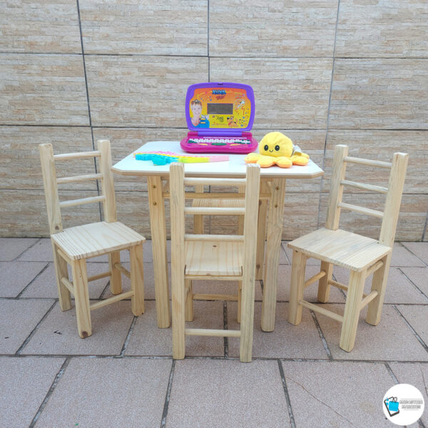 ZZ CONJUNTO MESA QUADRADA COM 4 CADEIRAS COLORIDA NATURAL DE MADEIRA RESISTENTE MEGASTORE MARQUES